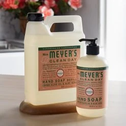 Mrs. Meyer's® Mrs. Meyer's Clean Day 651341 33 Oz. Geranium Scented Hand Soap Refill - 6/Case -Unger Sales 1834842