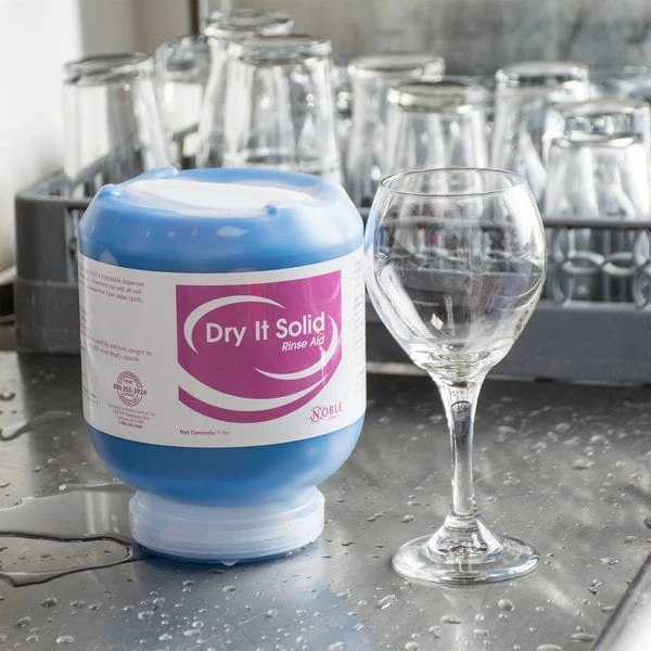 Noble Chemical 5 Lb. / 80 Oz. Dry It Solid Rinse Aid 5 Noble Chemical 5 Lb. / 80 Oz. Dry It Solid Rinse Aid - Image 3